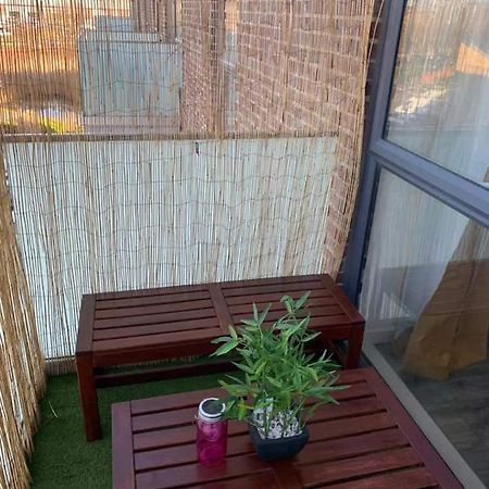 Lovely 1-Bed Serviced Apartment With Free Parking Уэст-Таррок Экстерьер фото