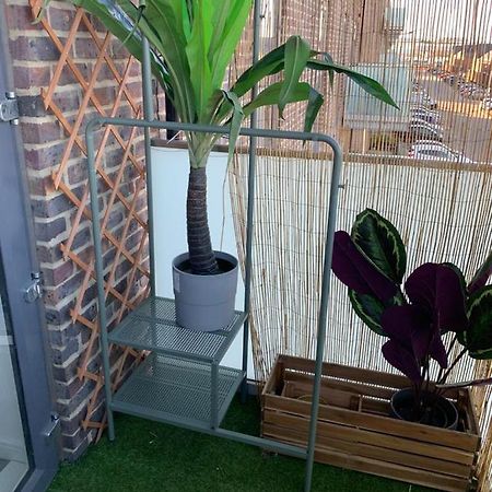 Lovely 1-Bed Serviced Apartment With Free Parking Уэст-Таррок Экстерьер фото