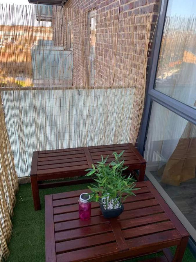 Lovely 1-Bed Serviced Apartment With Free Parking Уэст-Таррок Экстерьер фото