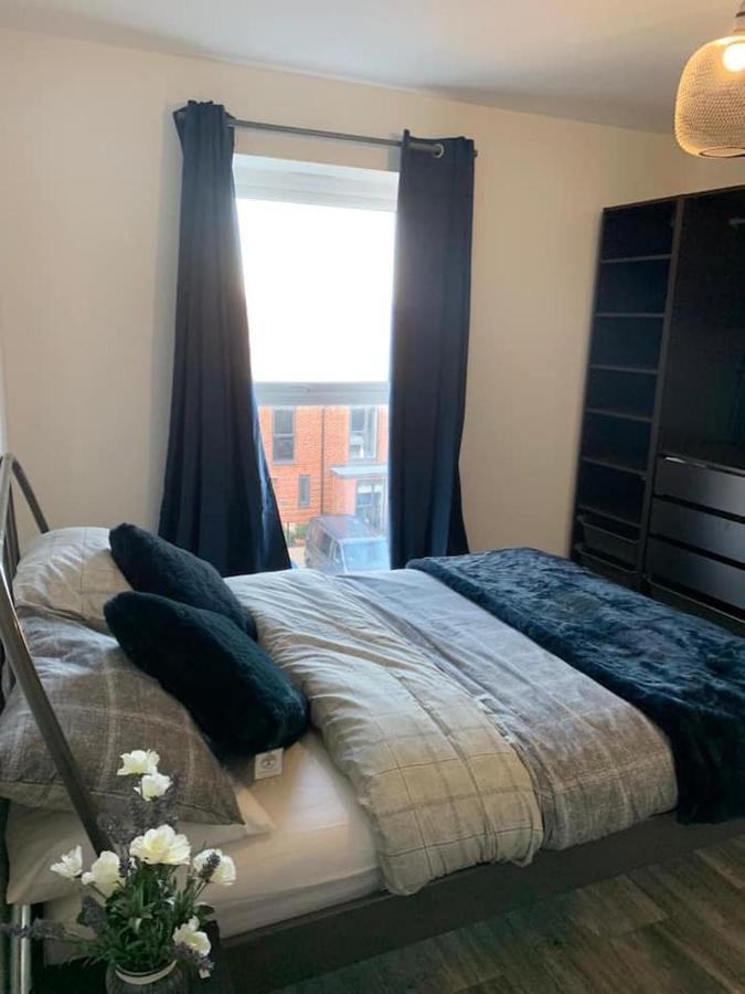 Lovely 1-Bed Serviced Apartment With Free Parking Уэст-Таррок Экстерьер фото